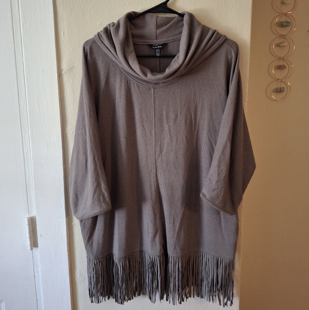 3/$25 Gray Fringe Tunic